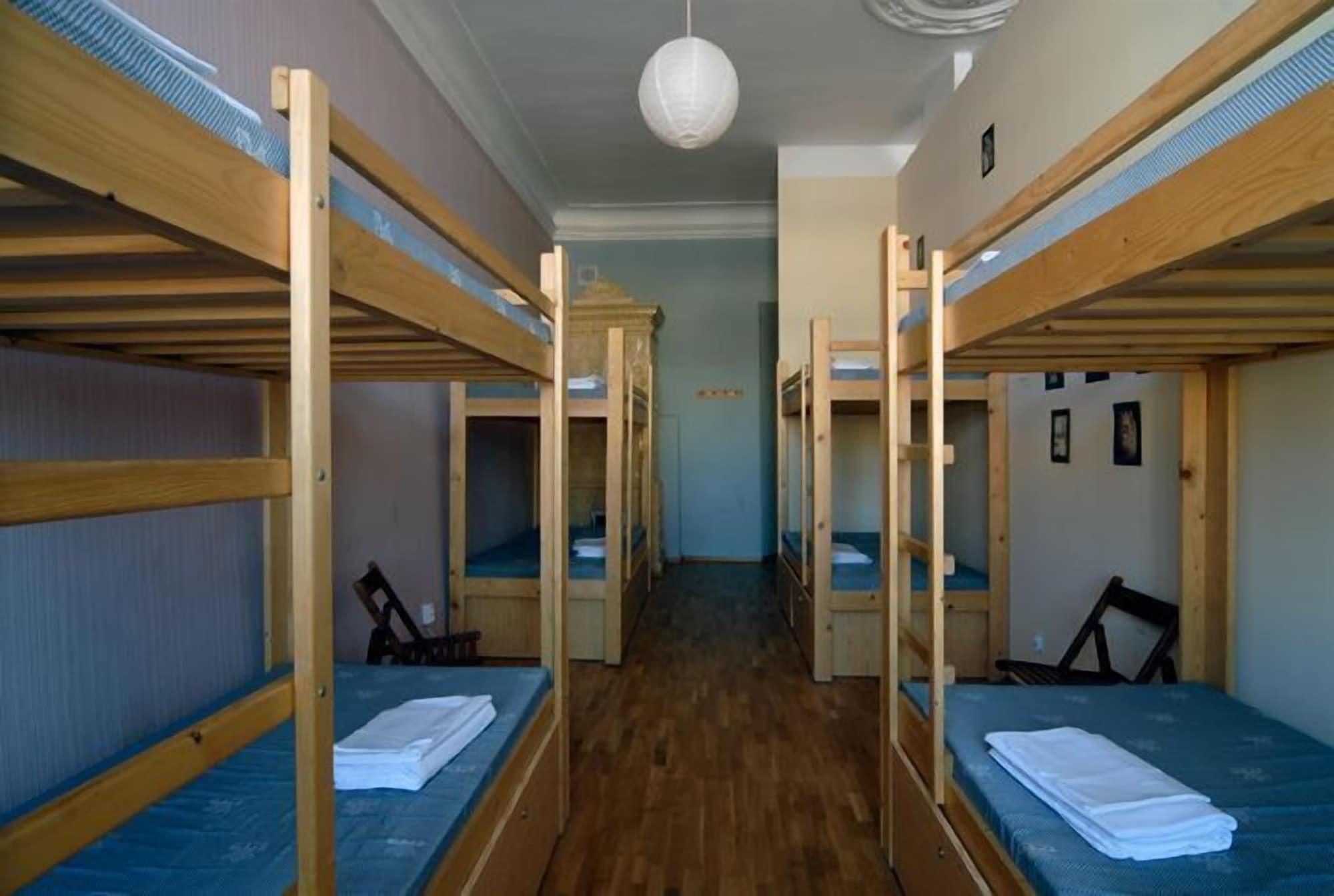 Hostel Rynek 7 Краков Экстерьер фото