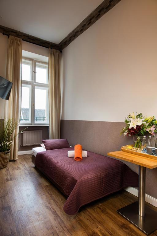 Hostel Rynek 7 Краков Экстерьер фото