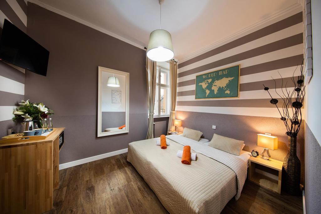 Hostel Rynek 7 Краков Экстерьер фото