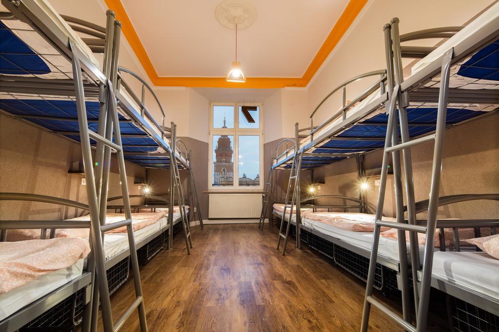 Hostel Rynek 7 Краков Экстерьер фото